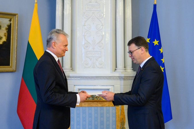 Prezidentas įteikė skiriamuosius raštus Lietuvos ambasadoriui Pietų Korėjoje