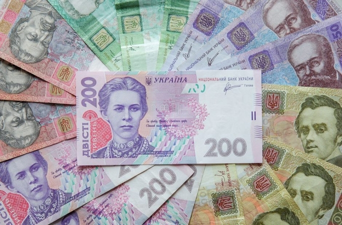 EK siūlo 10 tūkst. grivinų keisti pagal oficialų kursą ir be mokesčių