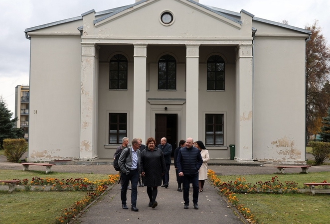 Kompromisas: šarvojimo kambarį sutarta įrengti Šv.Antano Paduviečio bažnyčioje esančiose „Carito“ patalpose.