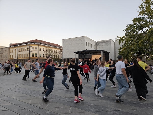 Kaune tautiškumą žadinantis renginys skatino šokti kartu