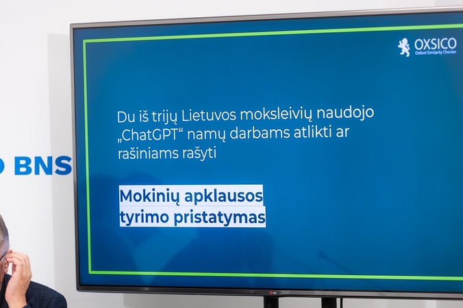 Tyrimas: penktadalis gimnazistų naudojo dirbtinio intelekto įrankius rašiniams rašyti