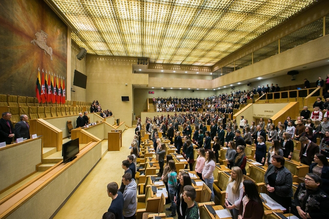 Seime mokiniai susitiko su Nepriklausomybės Akto signatarais