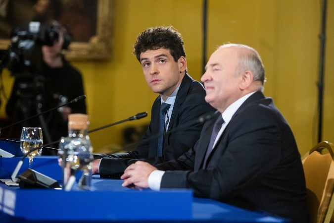 „Tvarkiečiai“ dar laukia ministro ir viceministro portfelių
