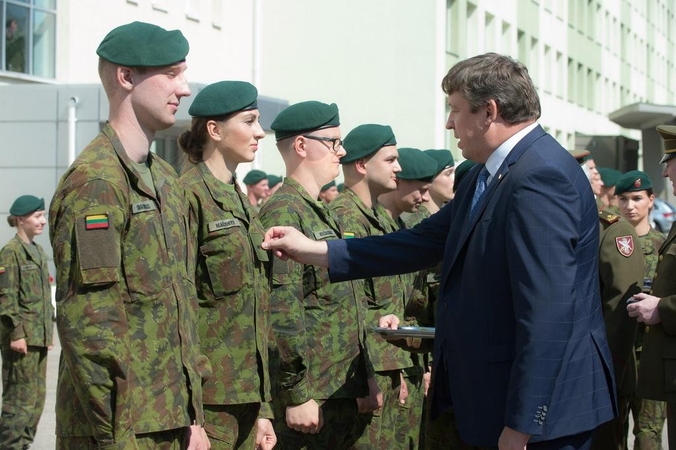 Aukštųjų mokyklų studentams – atsargos leitenanto laipsnis