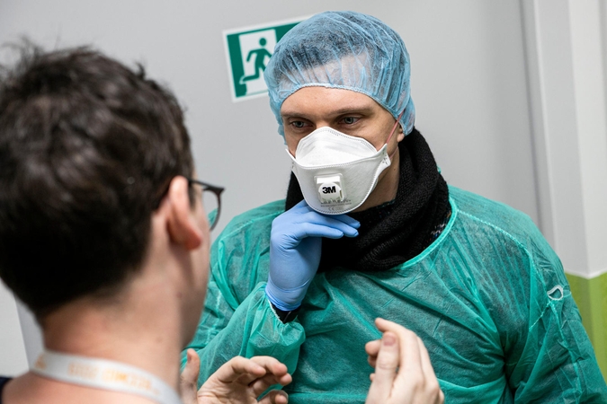 Santaros klinikos ragina nepanikuoti dėl koronaviruso: medikai pasiruošę
