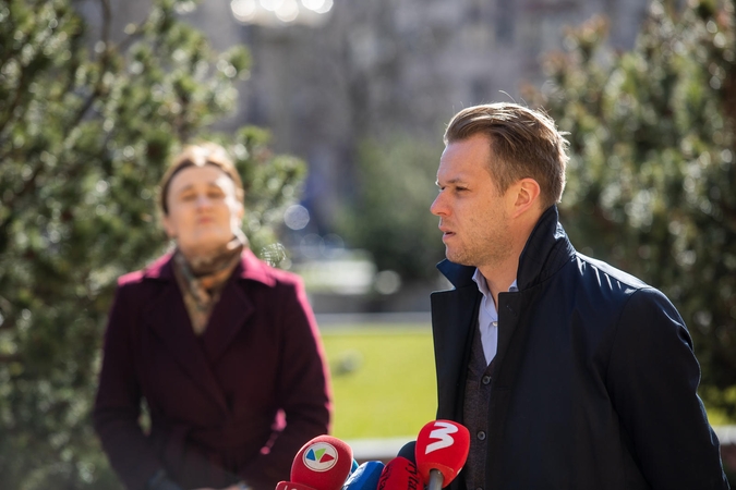 Opozicija siūlo šaukti Valstybės gynimo tarybą dėl viruso krizės valdymo