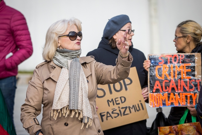 Savivaldybė: A. G. Astrauskaitė negali dirbti mokytoja dėl reputacijos, riaušių tyrimo