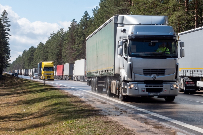 Medininkuose vilkikų eilė į Baltarusiją nesumažėjo