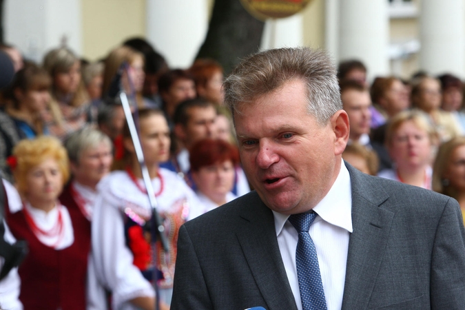 J. Narkevičius – tautinių mažumų gynėjas, sukantis į naują sritį