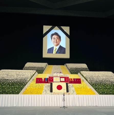 Vyriausybės kanclerė dalyvavo Japonijos ekspremjero Sh. Abe laidotuvėse