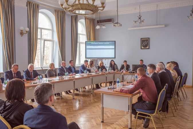Po klaidingai duotos priesaikos Kazlų Rūdos taryba iš naujo pakartojo procedūrą