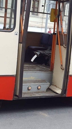 Paaiškėjo, kad sprogus troleibuso padangai sužeisti 6 žmonės (mero komentaras)