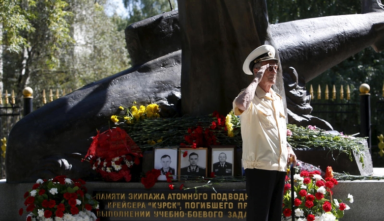 2000 m. Rusijos povandeninis laivas „Kursk“ paskendo Barenco jūroje. Atominiame laive buvo 118 jūrininkų įgula