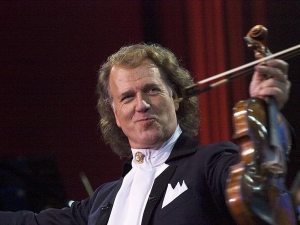 Vilniuje valso karalius A. Rieu gros 5 mln. litų vertinamu smuiku