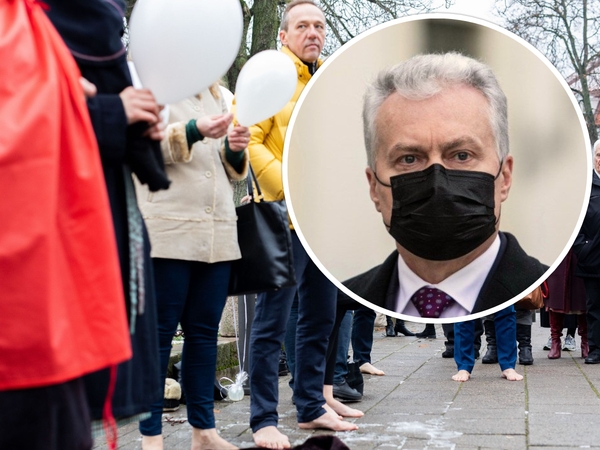„Basos mamos“ vėl renkasi prie Prezidentūros: su protestuotojais susitiks pats prezidentas