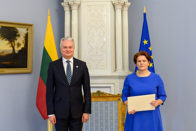 Prezidentas naują ambasadorę Indijoje ragina siekti didesnio Lietuvos žinomumo