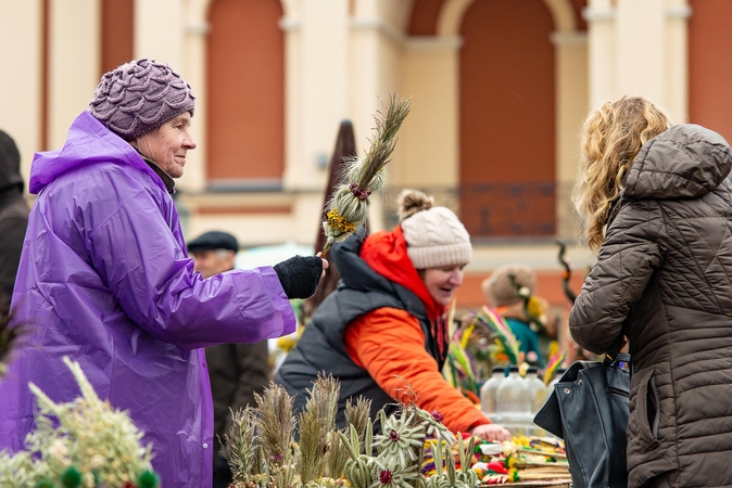 Kaziuko mugėje – tradiciniai pirkiniai ir viruso atgarsiai