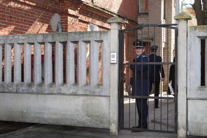 Ministerija centralizuoja visus įkalinimo įstaigų viešuosius pirkimus