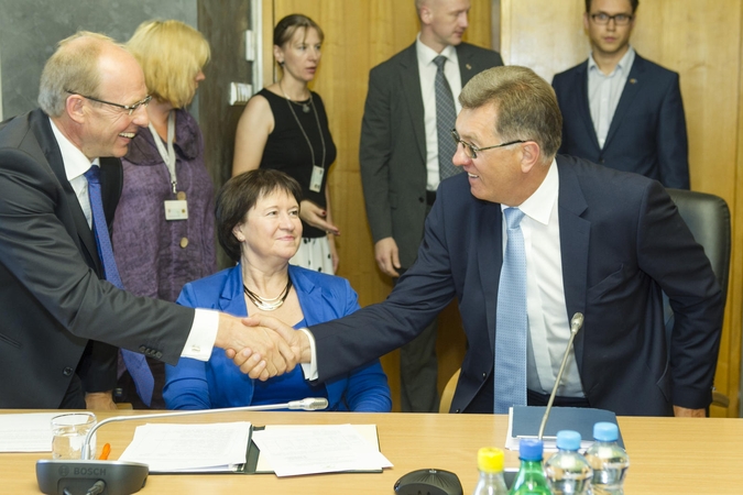 Premjeras toliau ragina J. Milių atsistatydinti