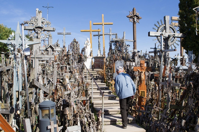 Ruošiamasi griežtinti prekybos prie Kryžių kalno tvarką 