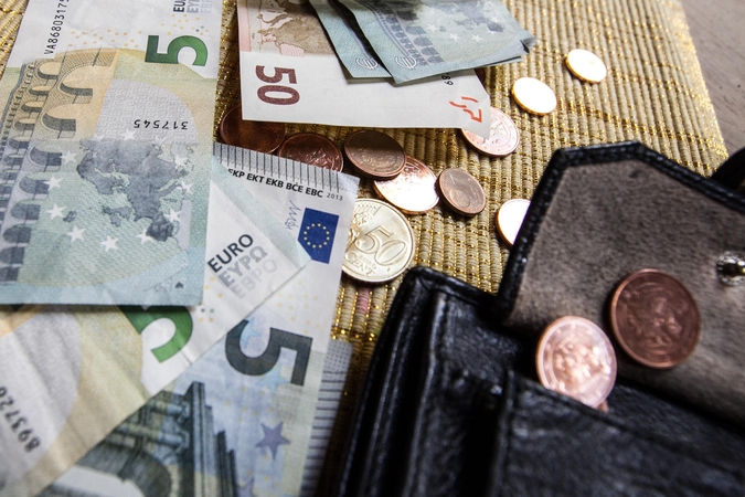 Tyrimas: kas antram lietuviui būtų sunku rasti papildomus 430 eurų