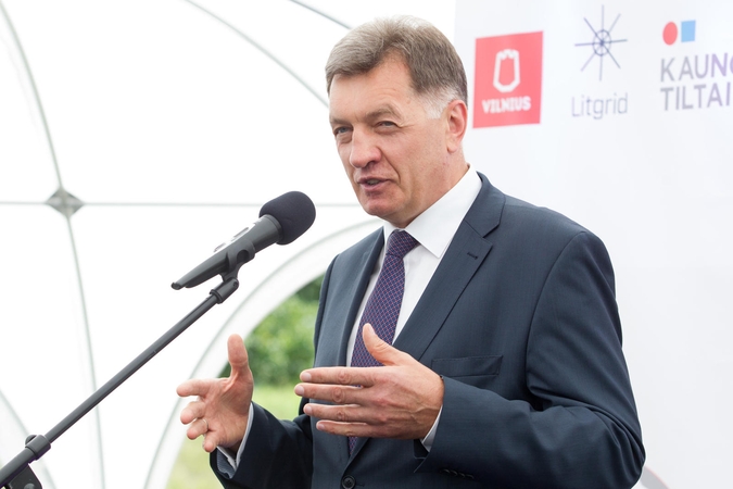 Premjeras: įmonių holdingas kuriamas ne dėl LJL problemų