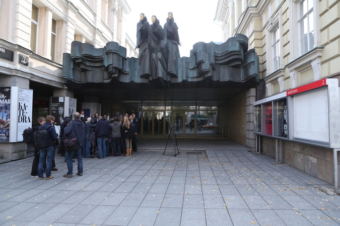 Teatras prašo nevyti iš Lietuvos pabėgėlio aktoriaus afganistaniečio