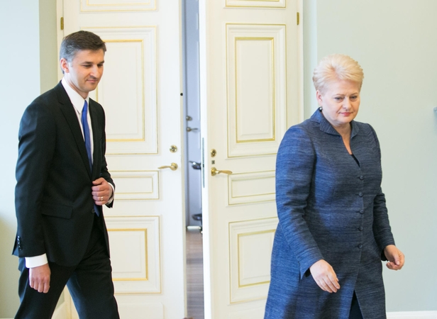 Prezidentė nekomentuoja pokalbio su J. Neverovičiumi