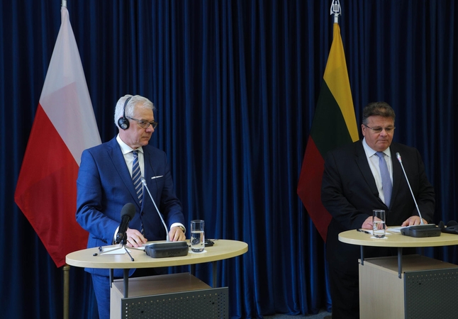 Lenkų ministras ragina Lietuvą išspręsti klausimus dėl asmenvardžių