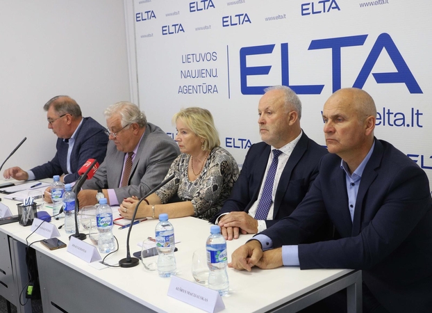Žemdirbiai ragina nedelsiant stabdyti ŽŪM perkėlimą: baiminamasi chaoso