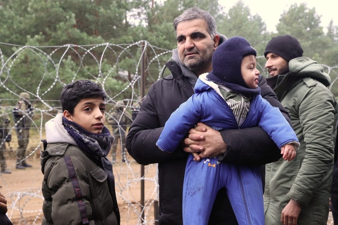 Pirmieji humanitariniai paketai pasiekė migrantus: juos gavo daugiau nei pusė apgręžtųjų