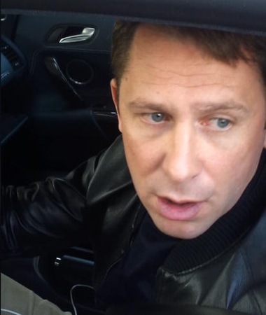 Selas vėl išplūdo policininkus