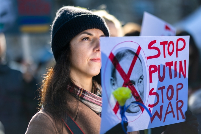 Vyriausybė siūlo plėsti institucijų galias ribojant karo propagandą