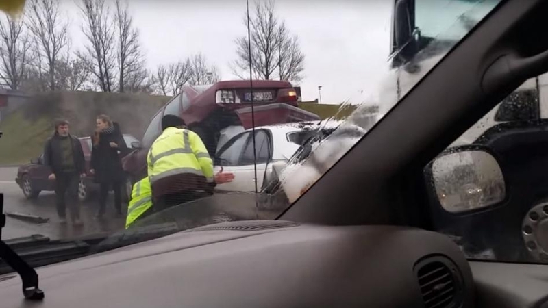 Vilniuje susidūrė keturi automobiliai