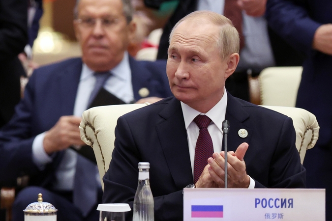 V. Putinas nevyks į G-20 viršūnių susitikimą Balyje – pakeis S. Lavrovas