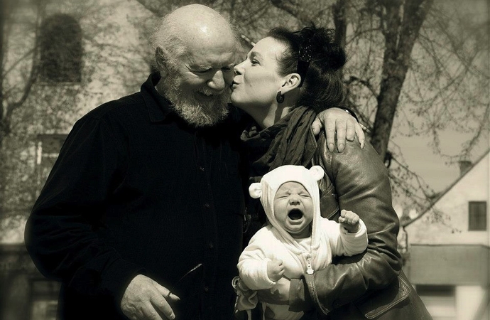 Ryšys: V. Paukštė su dukra Ada ir anūke Ugne, 2013 m.