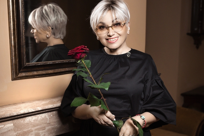 Įkvepia: be jokių plastinių operacijų, be nė vienos injekcijos, nevartojanti vaistų – tokia į savo 70-metį įžengė J. Tulčina.
