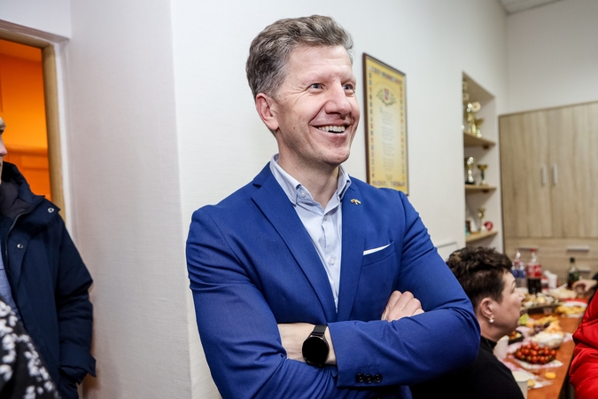 Realybė: D. Razmislevičiaus teigimu, daugeliu atvejų sustabdyti pinigų pervedimą per finansines institucijas yra praktiškai neįmanoma.