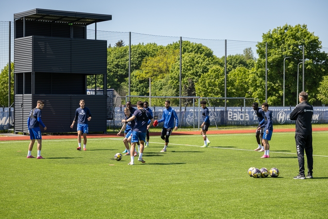 Treniruotės: Kauno rajono „Hegelmann“ futbolo komanda turi puikias sąlygas tobulinti įgūdžius.