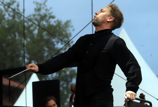 J. Janulevičius yra festivalio „Operetė Kauno pilyje“ vyr. dirigentas, koncertinių programų muzikinis vadovas.