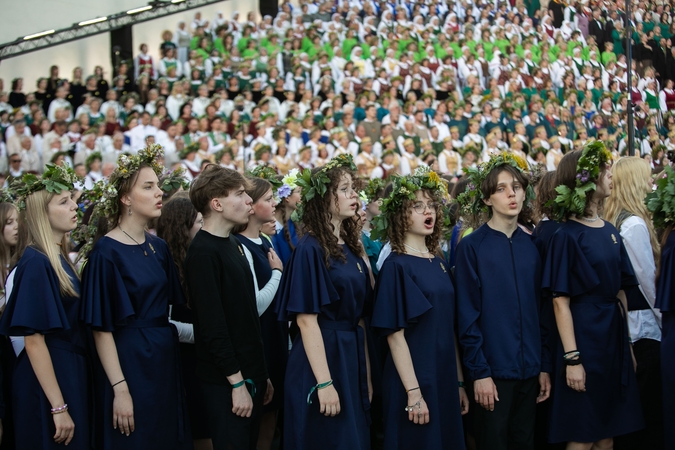Unikalu: dainuojant „Kur giria žaliuoja“ net 95 proc. sakė pajutę kūnu bėgant šiurpuliukus. O dainuojant „Mūsų dienos kaip šventė“, širdies ritmo matuokliai užfiksavo tokią choristų ir žiūrovų sichronizaciją, kokia lig šiol nebuvo užfiksuota.