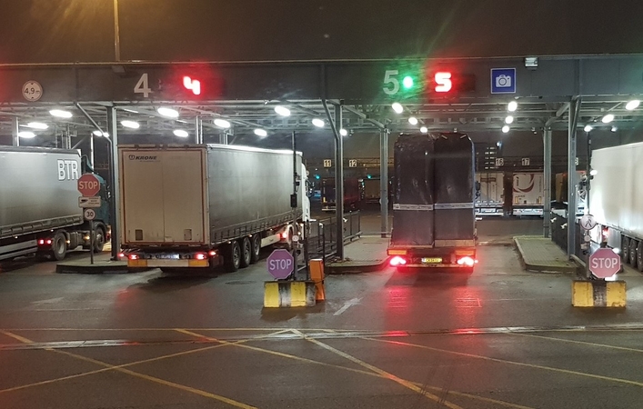 Srautas: šiemet į Klaipėdos uostą ir iš jo keliauja gerokai didesni sunkvežimiais gabenamų krovinių kiekiai, taip pat susiję ir su Rusija, Baltarusija.