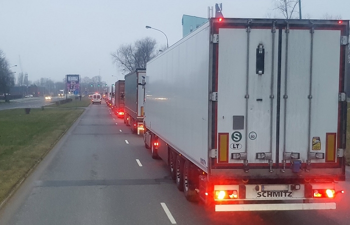 Tendencija: Klaipėdos gatvėse dėl pokyčių jūrų uoste vis labiau dominuoja sunkusis transportas.