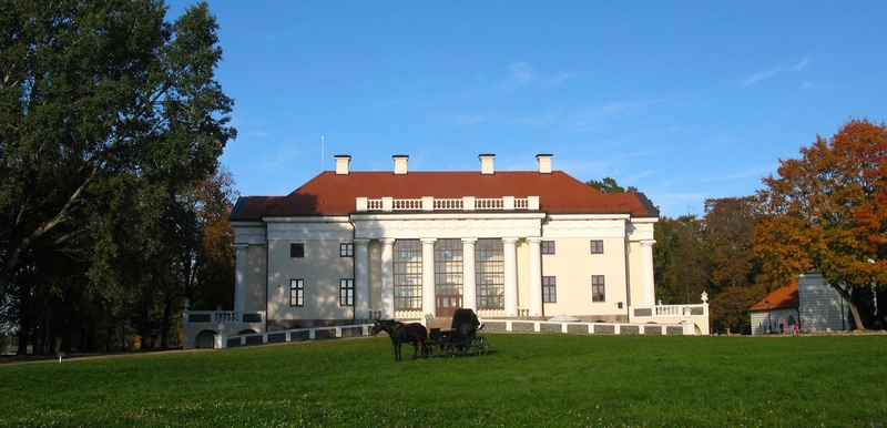 Pakruojyje žmonės kviečiami vienai dienai tapti XIX a. dvaro gyventojais 