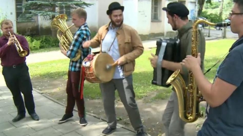 „Rakija Klezmer Orkestar“ tikslas – atgaivinti autentišką žydų dainų skambesį