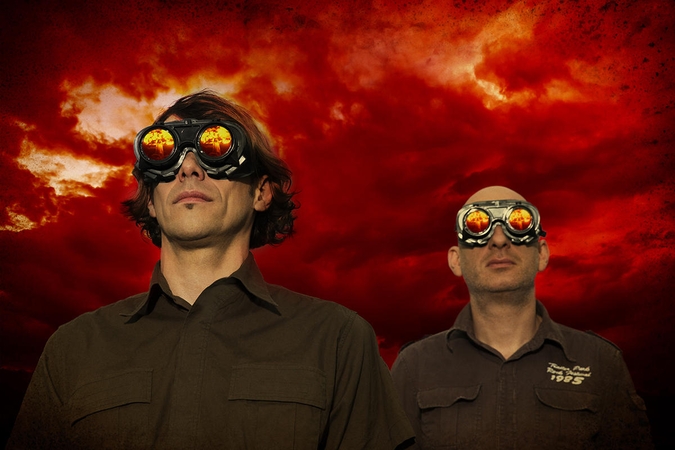 Grupė „Happyendless“ pristato naują dainą su „Kamanių šileliu“