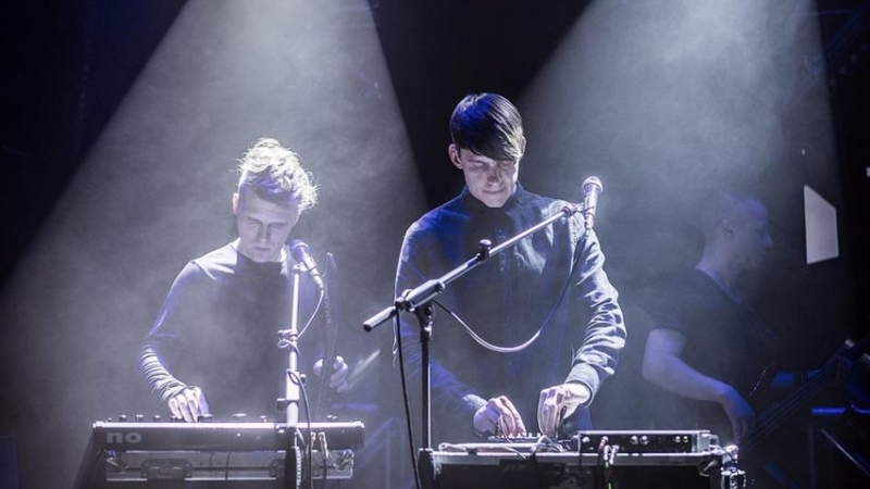 Elektroninę muziką kuriančių aktorių pasirinkimas – dainuoti lietuviškai