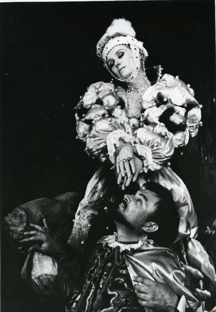 Scena iš spektaklio „Barbora Radvilaitė“, 1972 m