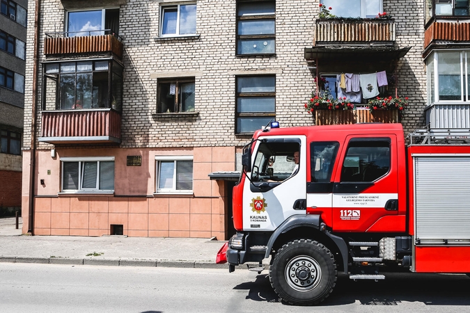 Ugniagesių pagalbos prireikia ir dėl prisvilusių puodų