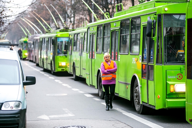 Troleibusai užkimšo miesto centrą